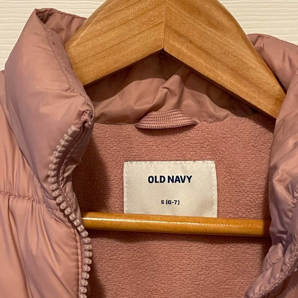 Old Navy Pink toddler vest, size Small (6-7)